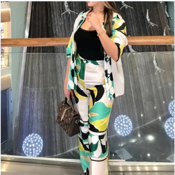 A287 NWT BLOGGER FAVE ZARA SATIN EFFECT PRINT PLAZZO PANTS - Picture 5 of 8